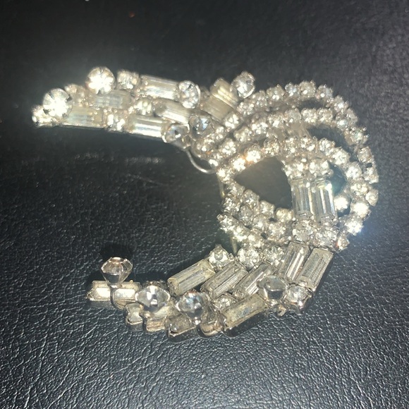 Vintage .. Kramer of New York Ice Clear Crystal Rhinestone Brooch w/ Baguettes - Picture 4 of 9